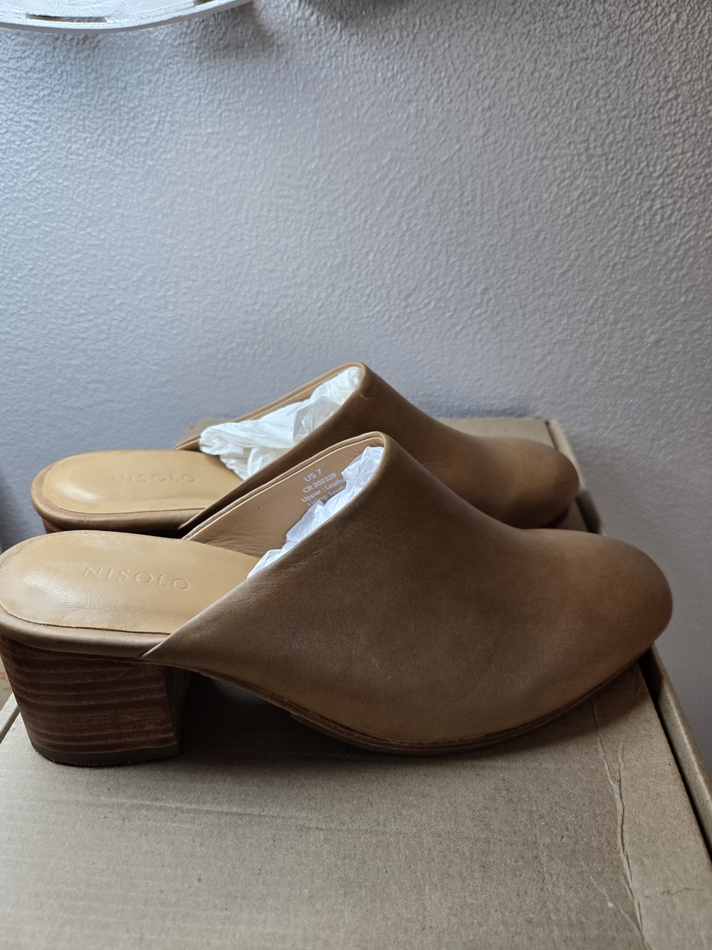 Nisolo Women's Tan All Day Heeled Leather Mule - Sz 7 Store Returns - Picture 7 of 11